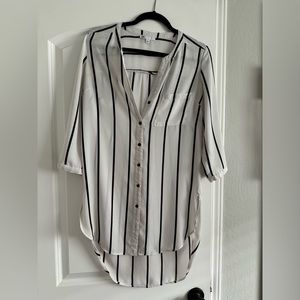 DR2 white striped 3/4 sleeve size Small